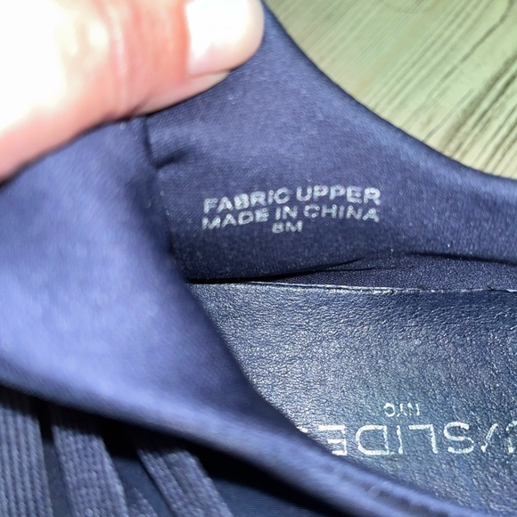 J\Slides women’s size 8 navy sneakers - Picture 12 of 12